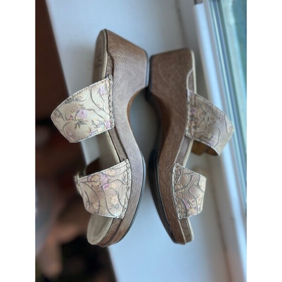 Dansko Floral Leather Buckle Clog Sandals Size 39 - Picture 2 of 10